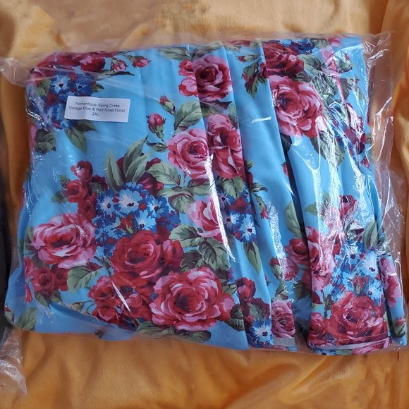 Vixen by Micheline Pitt Romantique Swing Dress in Blue & Red Rose Print Size 2x - Picture 2 of 3